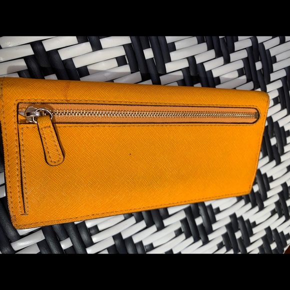 Micheal Kors - Picture 2 of 6